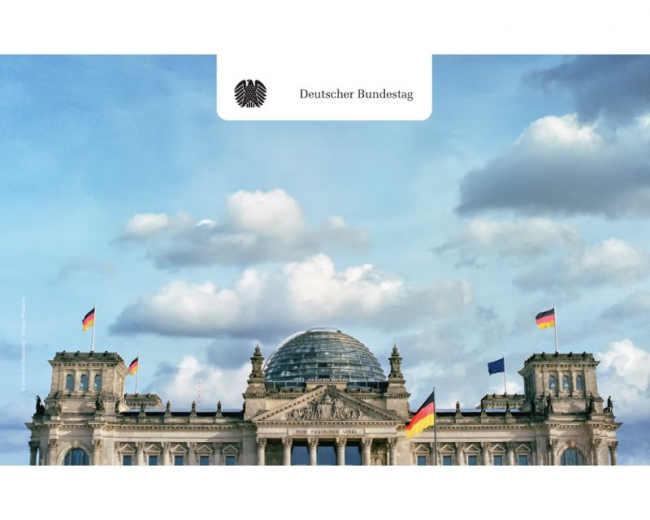 Frühstücksbrettchen "Der Himmel über dem Reichstagsgebäude"