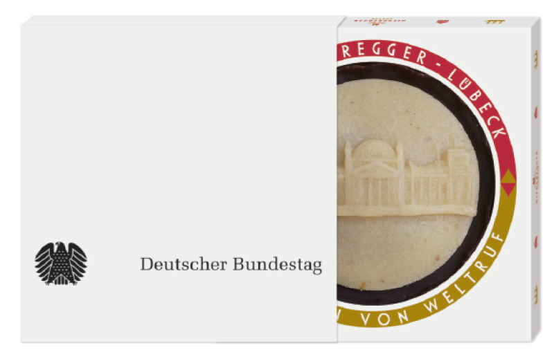 Marzipan tarte "Reichstag building"