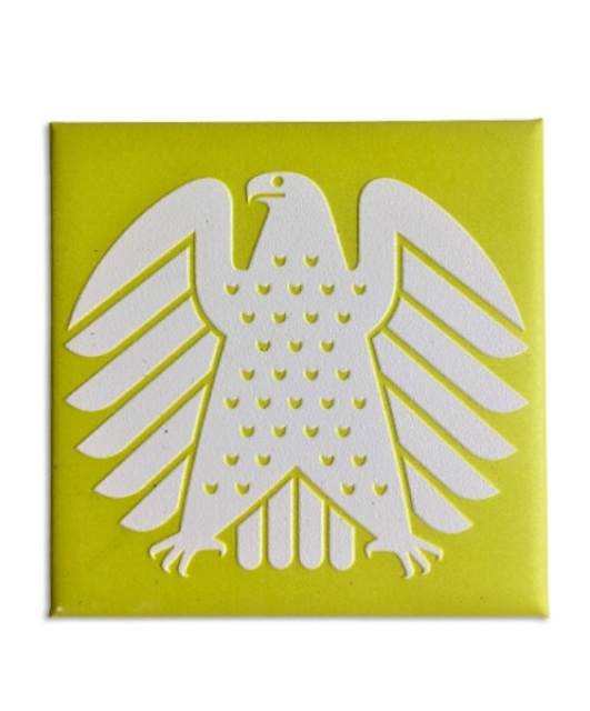 Quadratischer Magnet mit reliefartiger Oberfläche "Adler"